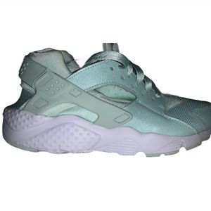 Nike Huaraches mint green size 7 women’s